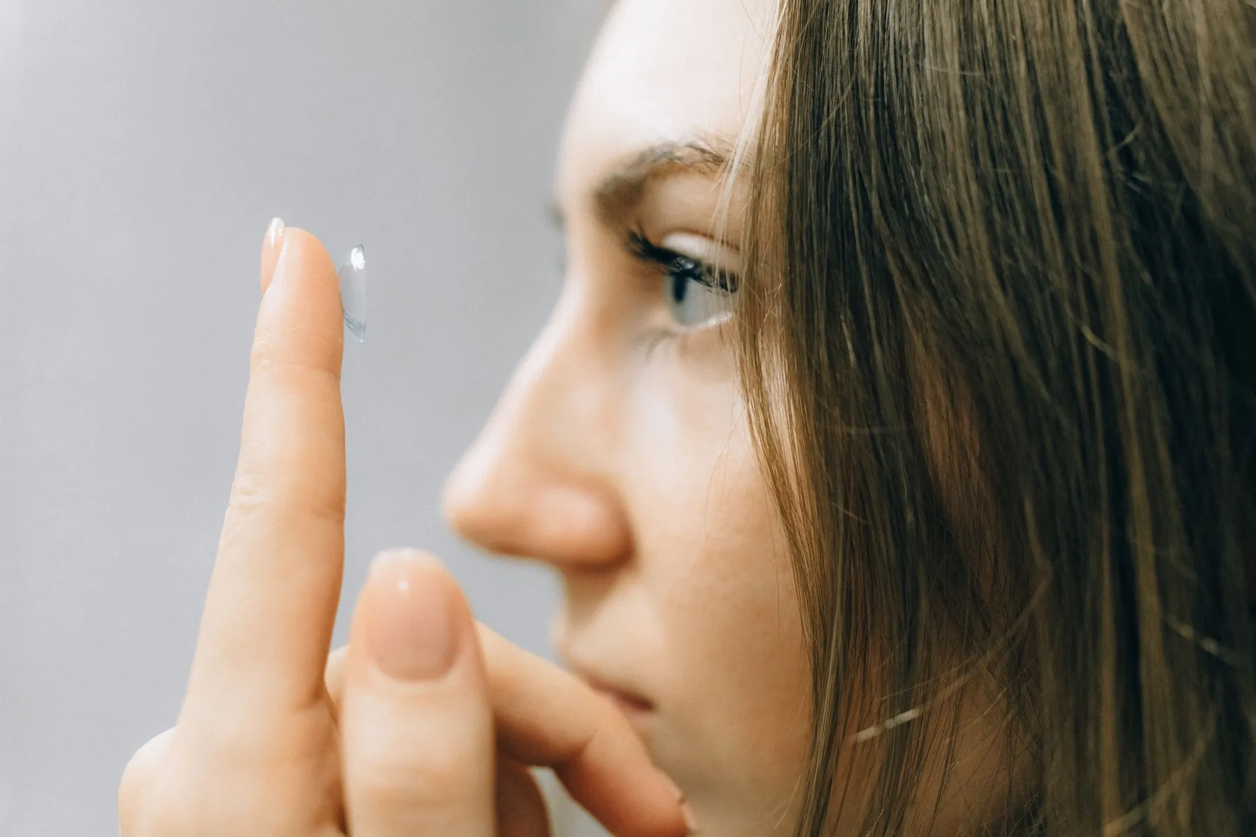 Are contact lenses safe to wear every day?