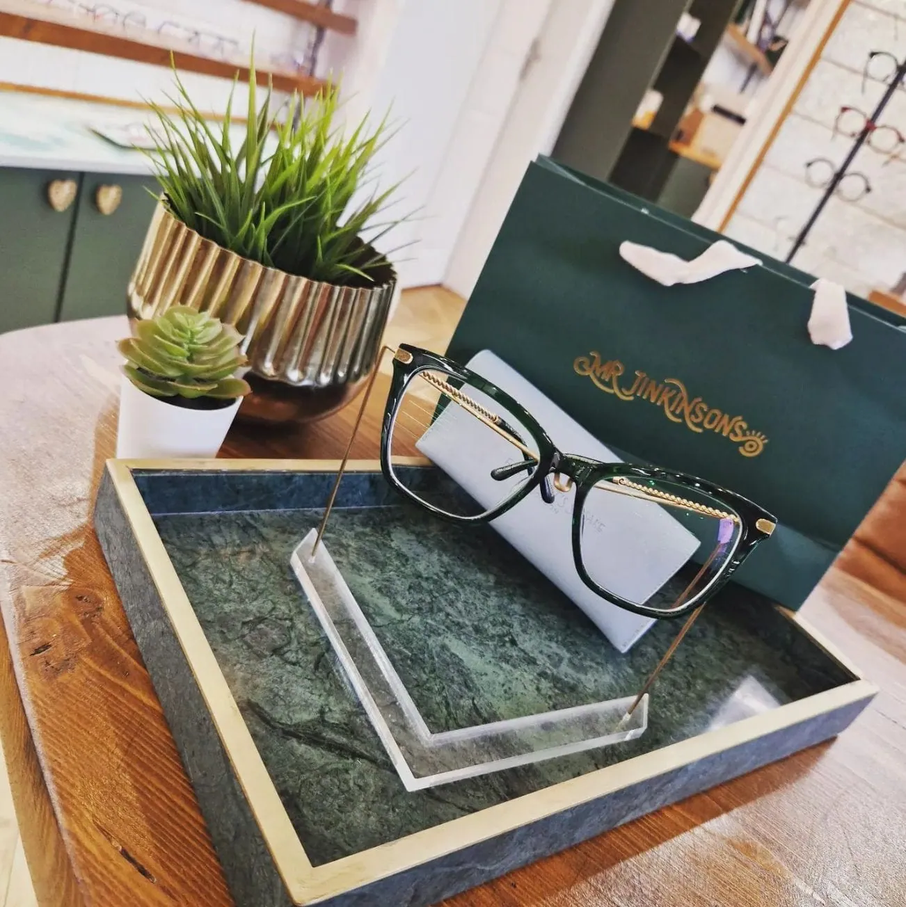 Glasses & lenses chosen around you
