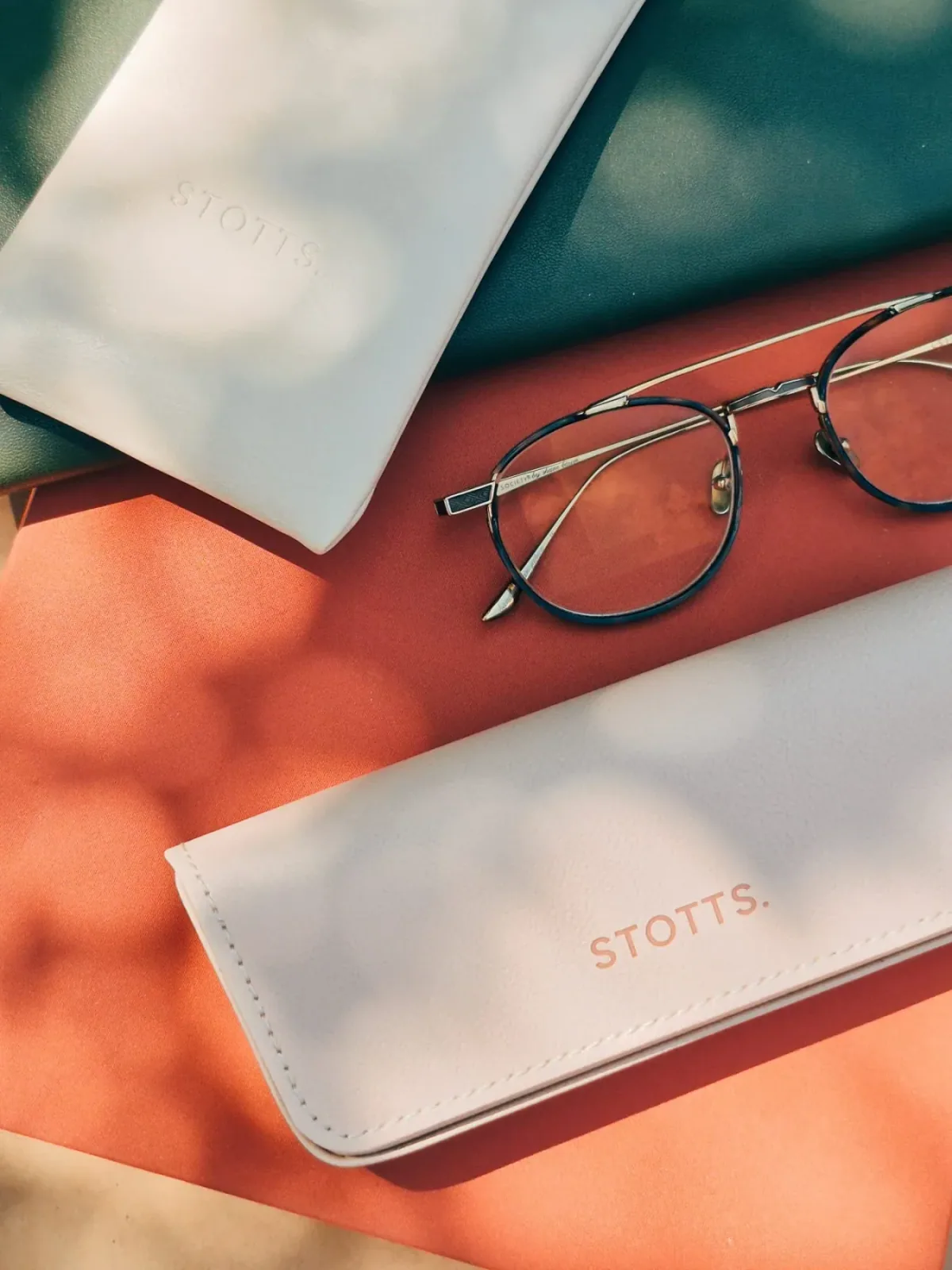 The hard case with eyewear